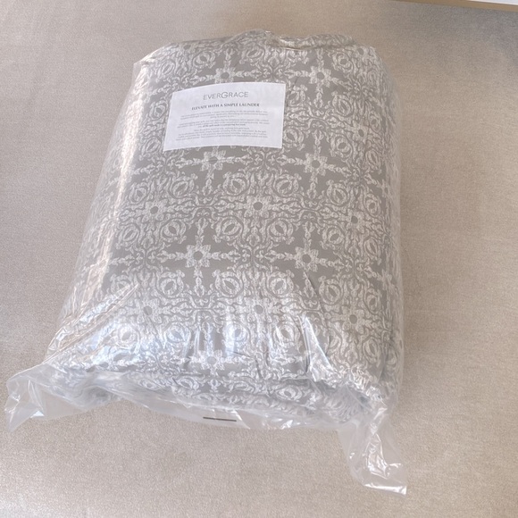 Madison Park Malia Embroidered 5-Pc. Comforter Set King - Picture 8 of 8